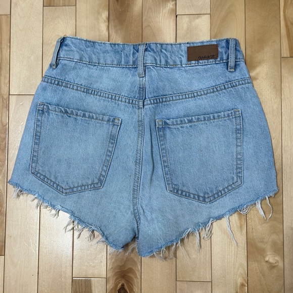 Garage super flattering jean shorts size 00 - Picture 2 of 2